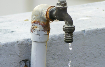 black and brown faucet